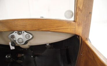 Ford-Model-a-1931-Beige-Black-28