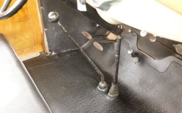 Ford-Model-a-1931-Beige-Black-29