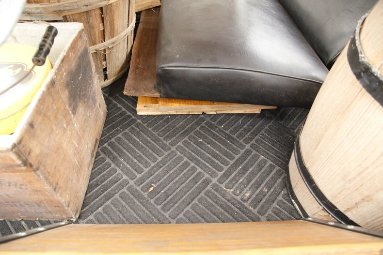 Ford-Model-a-1931-Beige-Black-35