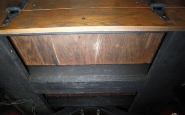 Ford-Model-a-1931-Beige-Black-38