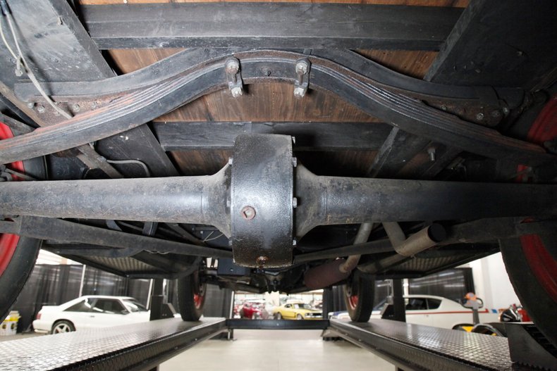 Ford-Model-a-1931-Beige-Black-41