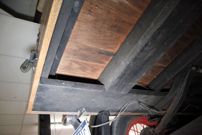 Ford-Model-a-1931-Beige-Black-42