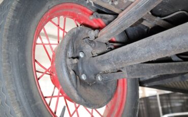 Ford-Model-a-1931-Beige-Black-44