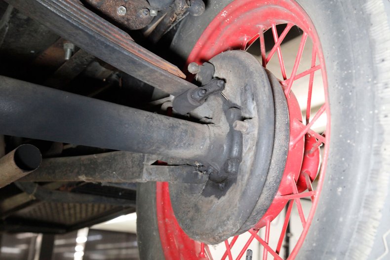 Ford-Model-a-1931-Beige-Black-45