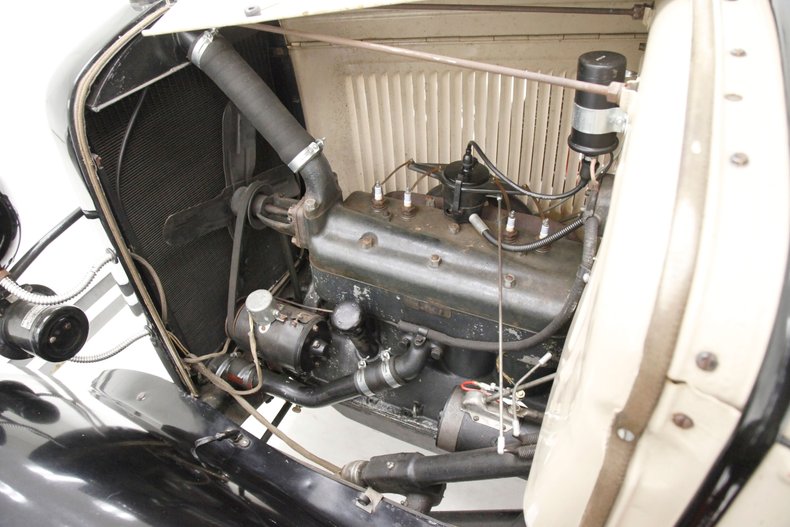 Ford-Model-a-1931-Beige-Black-6