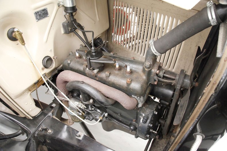 Ford-Model-a-1931-Beige-Black-8