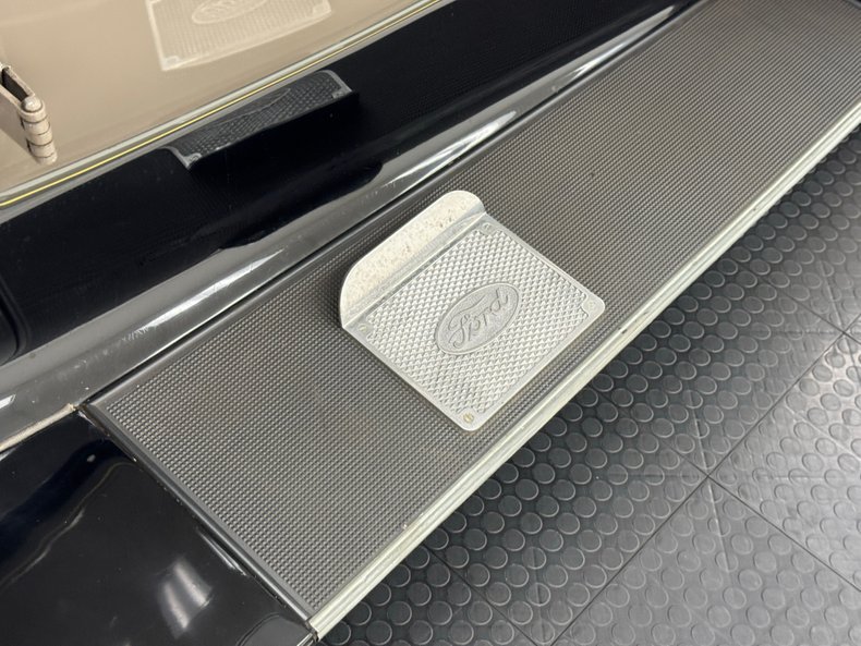 Ford-Model-a-1931-Copra-Drab-Dark-Saddle-30