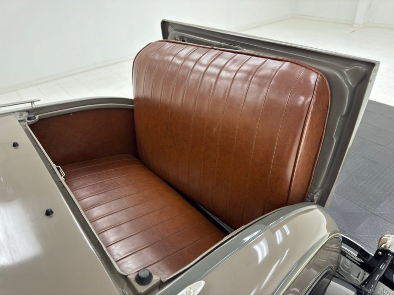 Ford-Model-a-1931-Copra-Drab-Dark-Saddle-46