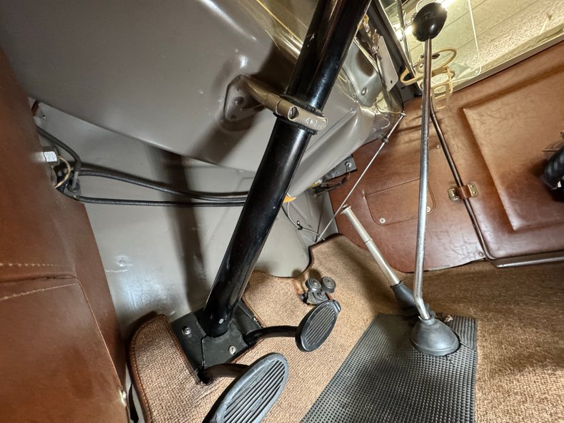 Ford-Model-a-1931-Copra-Drab-Dark-Saddle-8