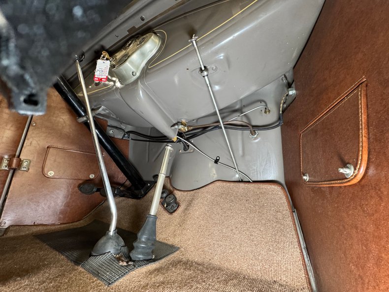 Ford-Model-a-1931-Copra-Drab-Dark-Saddle-9