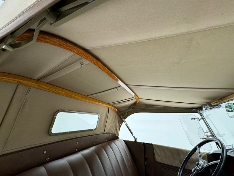 Ford-Model-b-1932-Black-Coffee-10