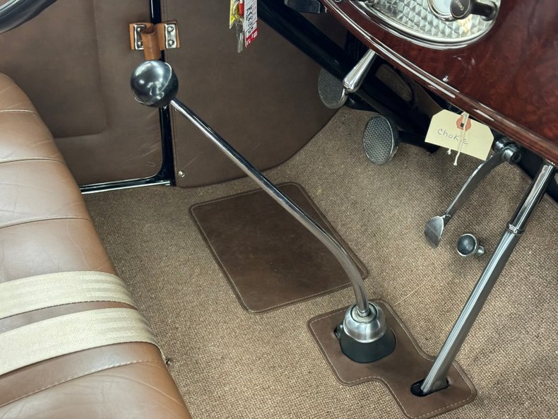 Ford-Model-b-1932-Black-Coffee-13