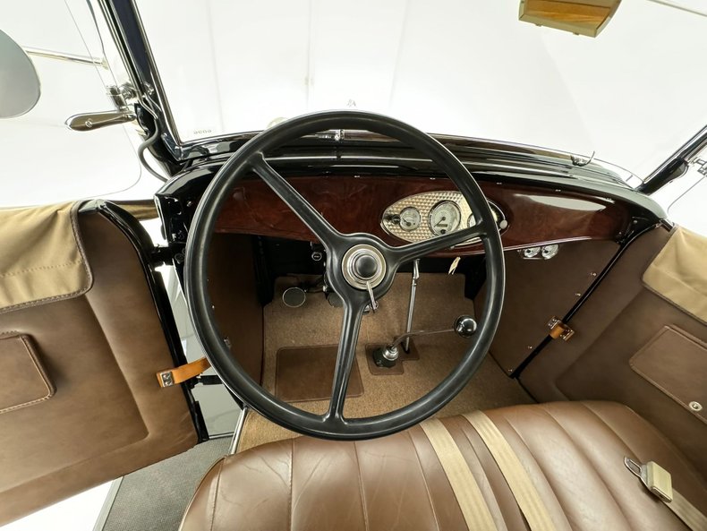 Ford-Model-b-1932-Black-Coffee-42