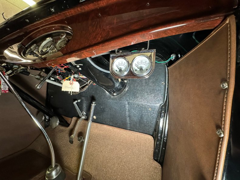 Ford-Model-b-1932-Black-Coffee-49