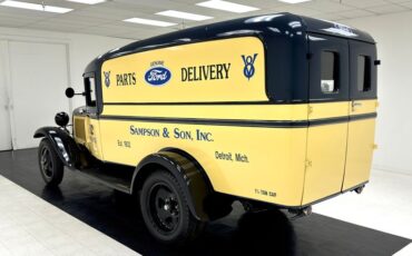 Ford-Model-bb-1932-Dark-Blue-Black-1