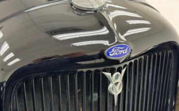 Ford-Model-bb-1932-Dark-Blue-Black-10