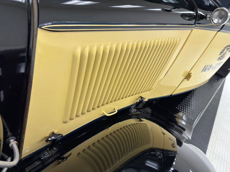 Ford-Model-bb-1932-Dark-Blue-Black-12