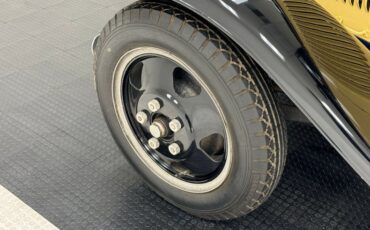 Ford-Model-bb-1932-Dark-Blue-Black-14