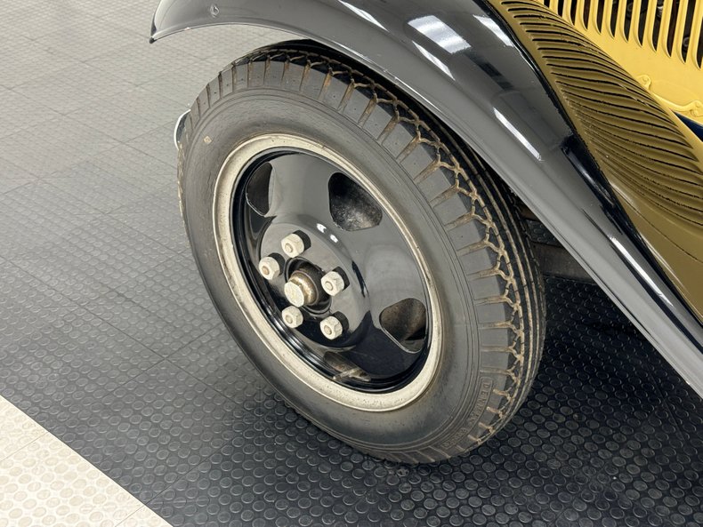 Ford-Model-bb-1932-Dark-Blue-Black-14