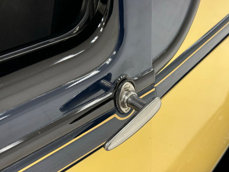 Ford-Model-bb-1932-Dark-Blue-Black-20