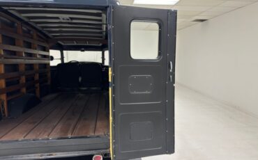 Ford-Model-bb-1932-Dark-Blue-Black-28