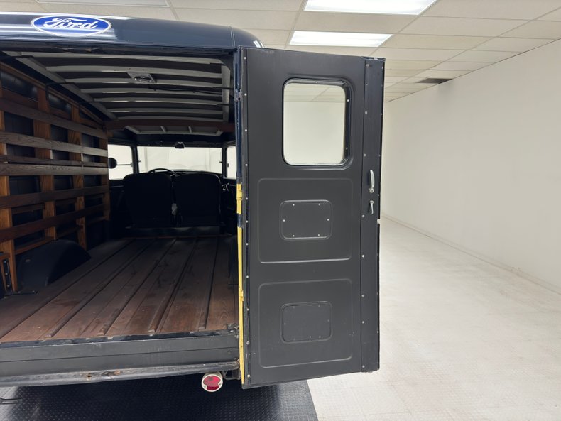 Ford-Model-bb-1932-Dark-Blue-Black-28