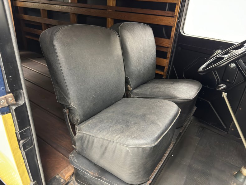 Ford-Model-bb-1932-Dark-Blue-Black-37