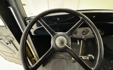 Ford-Model-bb-1932-Dark-Blue-Black-39