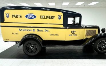 Ford-Model-bb-1932-Dark-Blue-Black-4