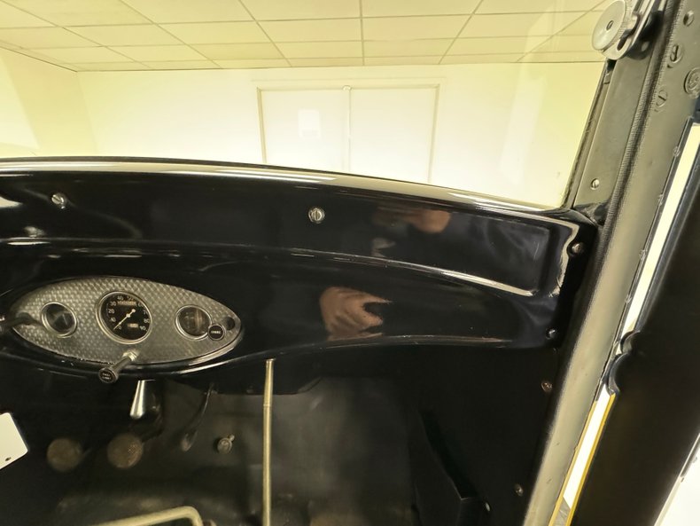 Ford-Model-bb-1932-Dark-Blue-Black-43