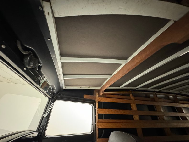 Ford-Model-bb-1932-Dark-Blue-Black-46