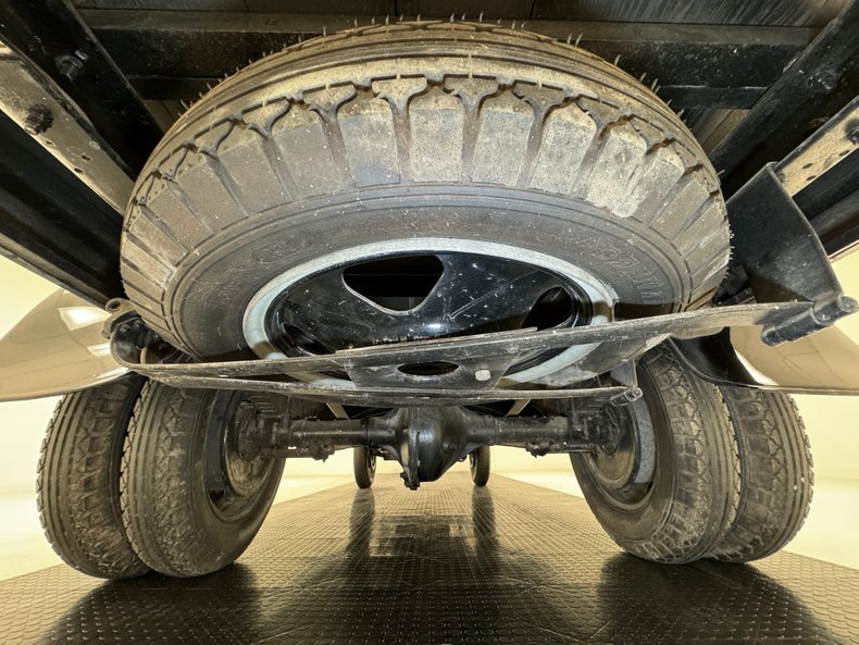 Ford-Model-bb-1932-Dark-Blue-Black-48