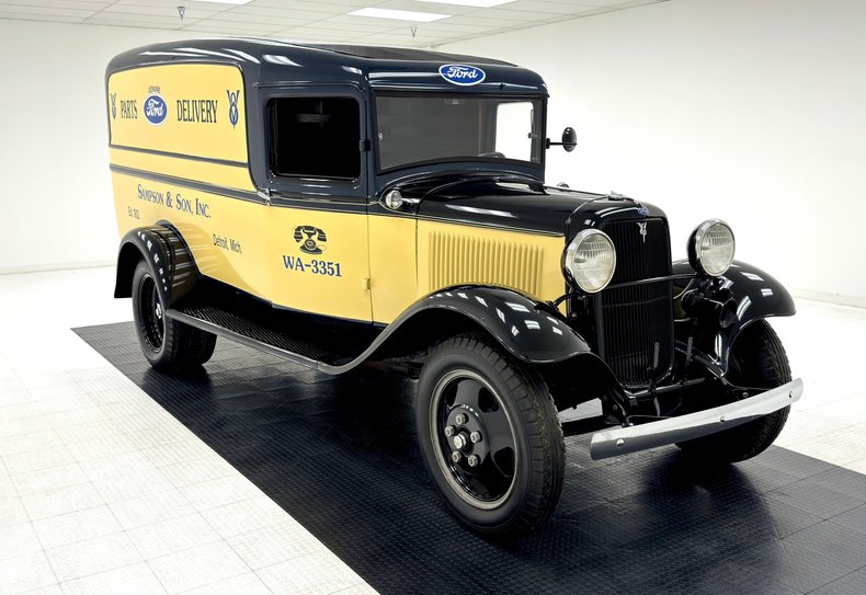 Ford-Model-bb-1932-Dark-Blue-Black-5