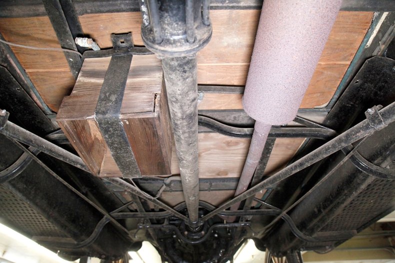 Ford-Model-t-1926-Green-Brown-11