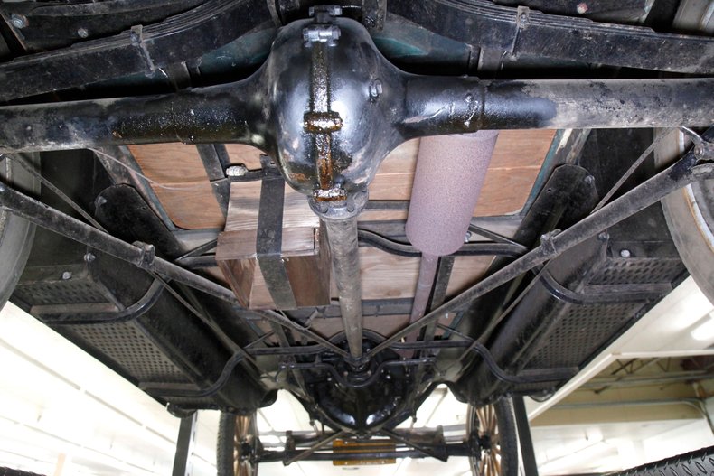 Ford-Model-t-1926-Green-Brown-8