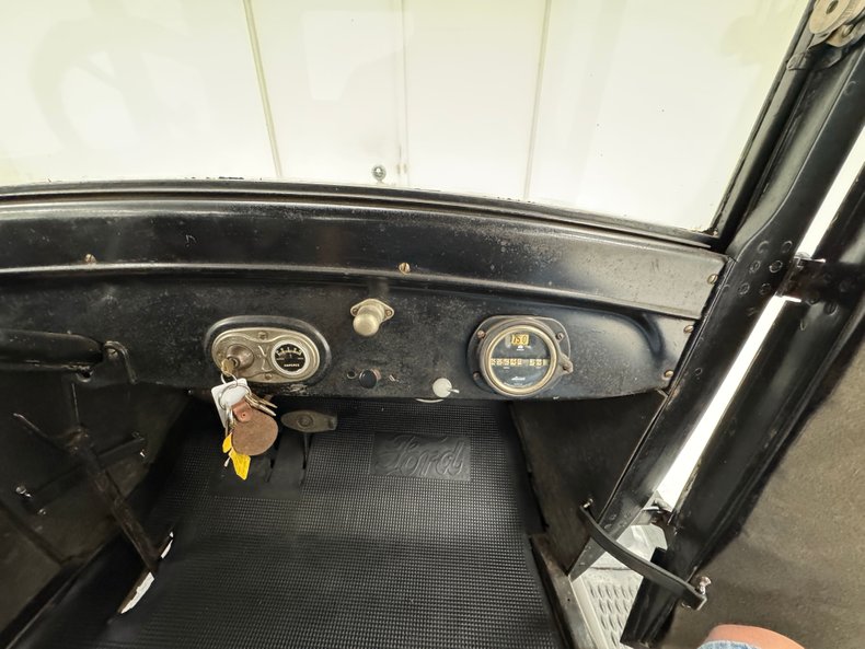 Ford-Model-t-1927-Black-Gray-11