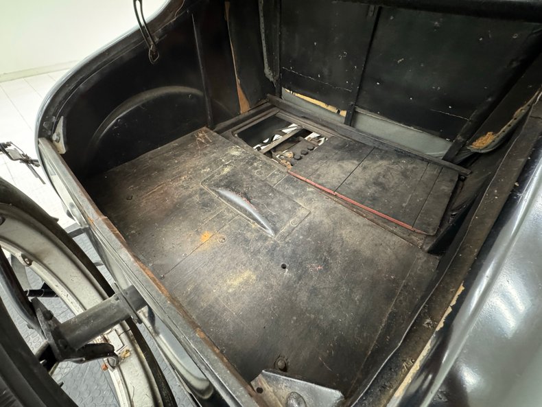 Ford-Model-t-1927-Black-Gray-25