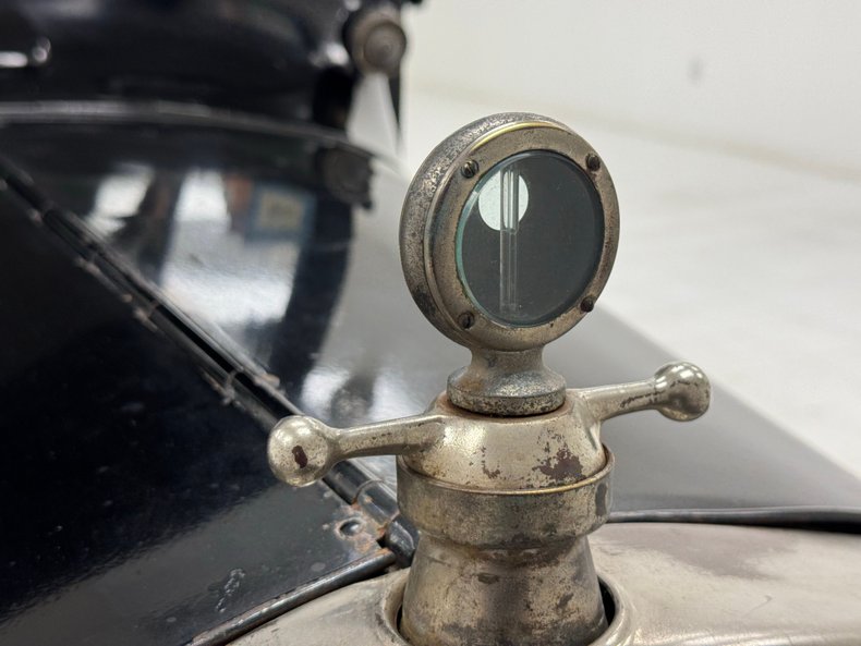 Ford-Model-t-1927-Black-Gray-3