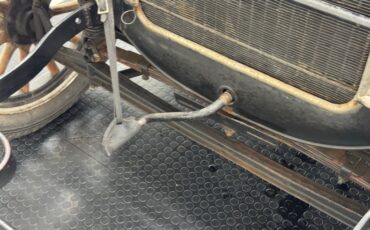 Ford-Model-t-1927-Black-Gray-4