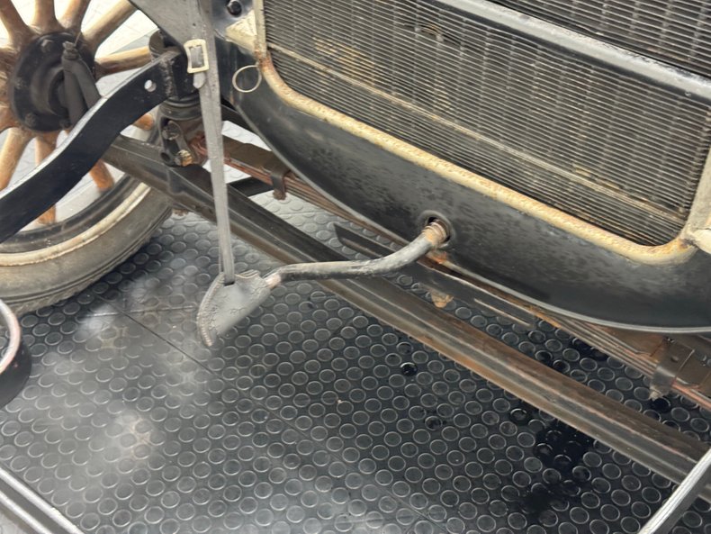 Ford-Model-t-1927-Black-Gray-4