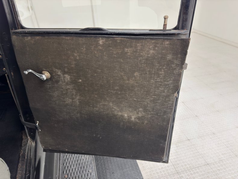 Ford-Model-t-1927-Black-Gray-46