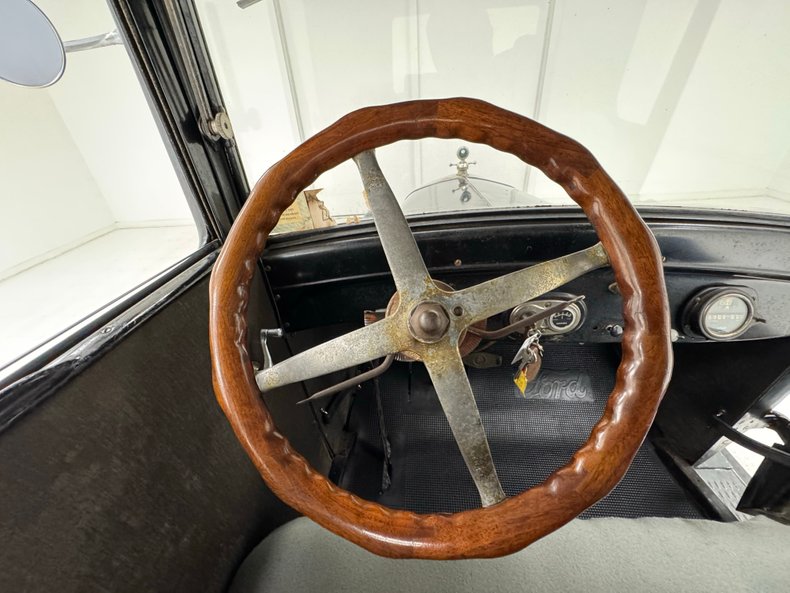 Ford-Model-t-1927-Black-Gray-9