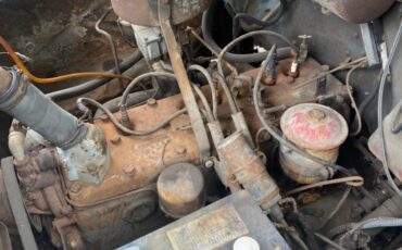 Ford-Mustang-1947-Sedan-1