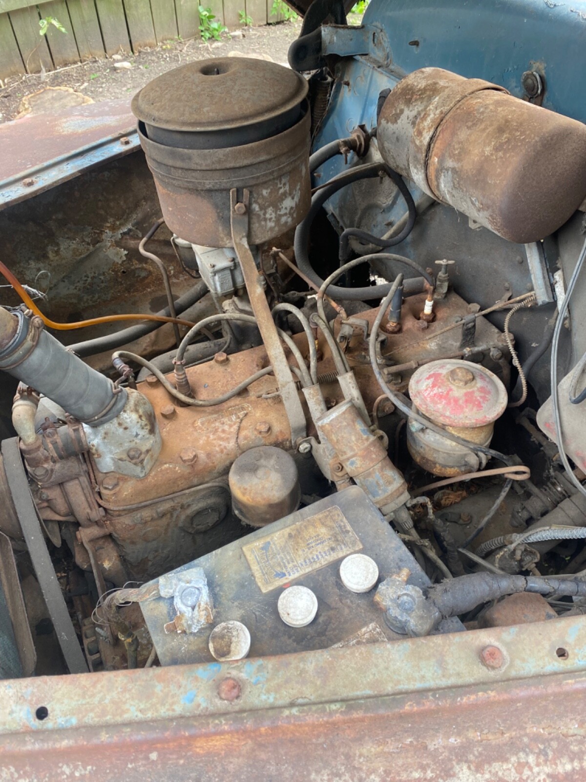 Ford-Mustang-1947-Sedan-1