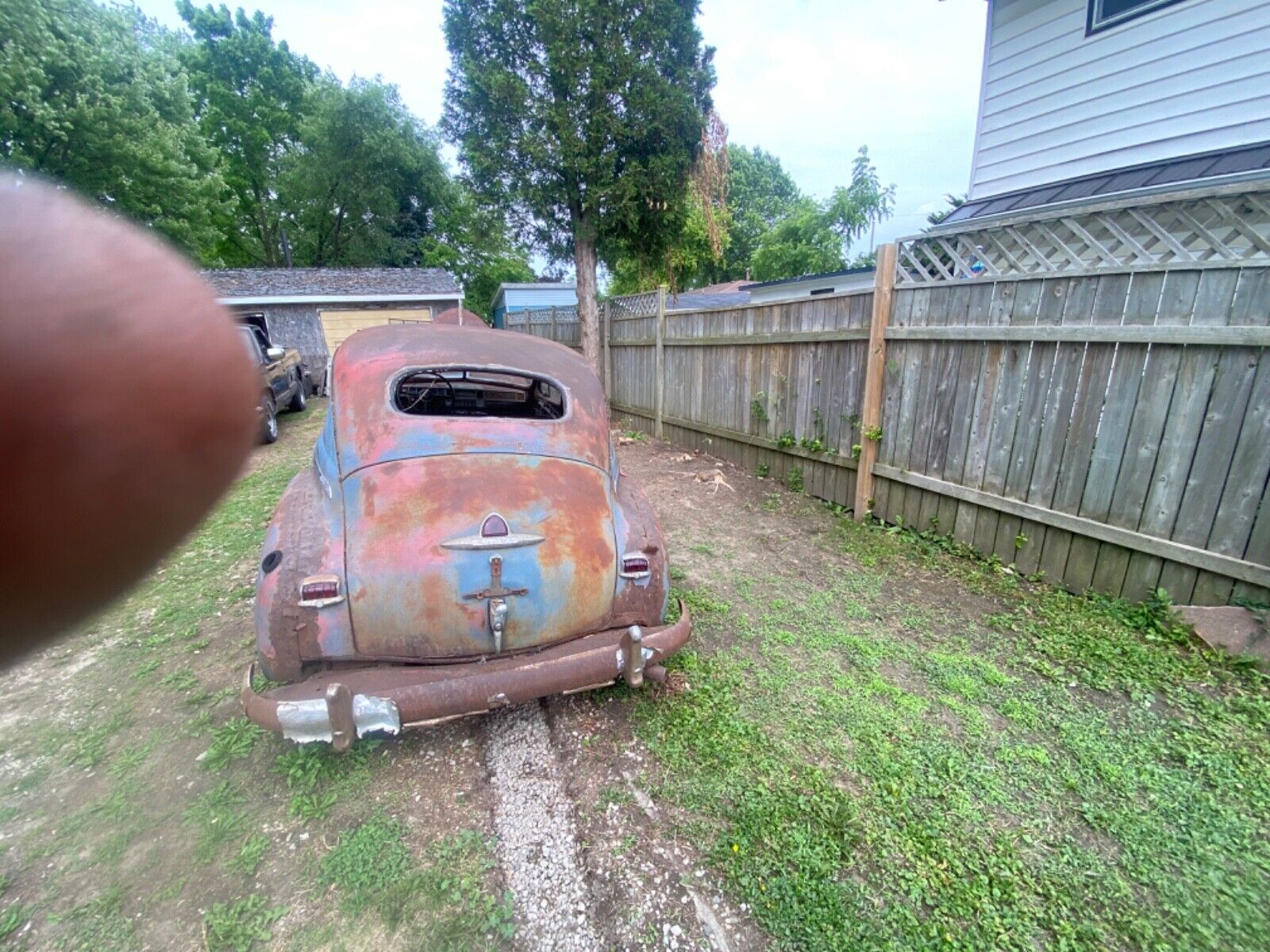 Ford-Mustang-1947-Sedan-10
