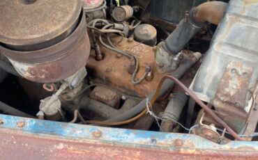 Ford-Mustang-1947-Sedan-2