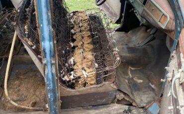 Ford-Mustang-1947-Sedan-3