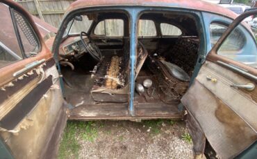 Ford-Mustang-1947-Sedan-6