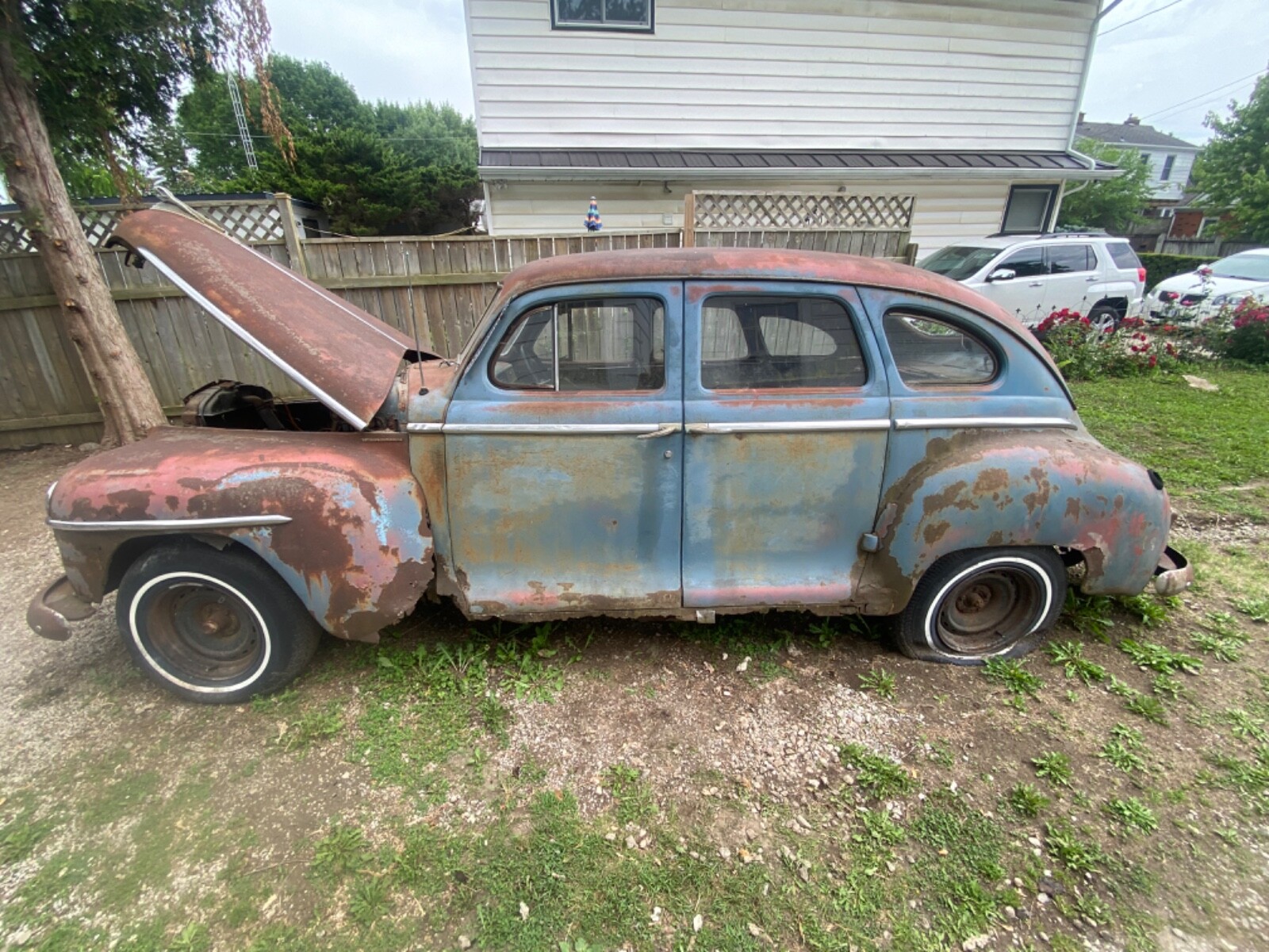 Ford-Mustang-1947-Sedan-8