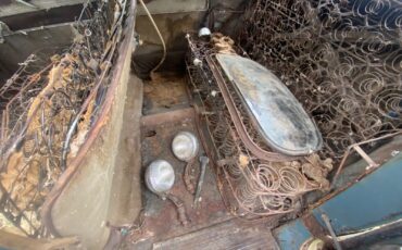 Ford-Mustang-1947-Sedan-9